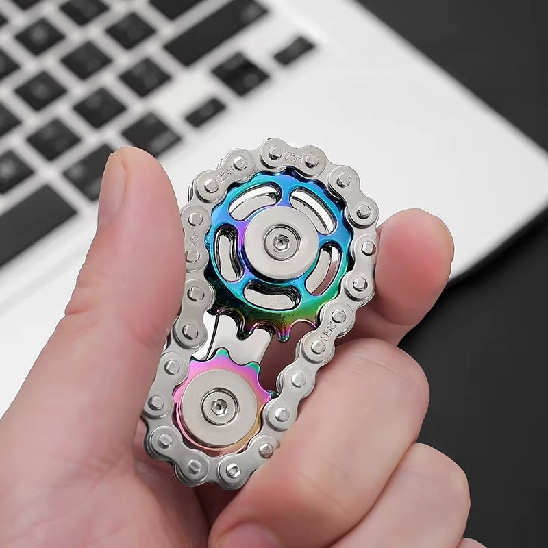 New Creative Cool Fingertip Rotating Metal Car Chain Gear Stress Relief Toy Furniture Decoration Gift for Adults and Teenagers